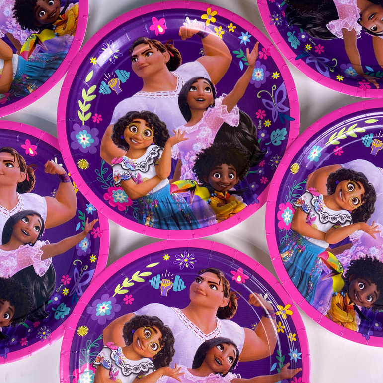 Encanto Round Paper Plates Lowcount 9in, 8pcs