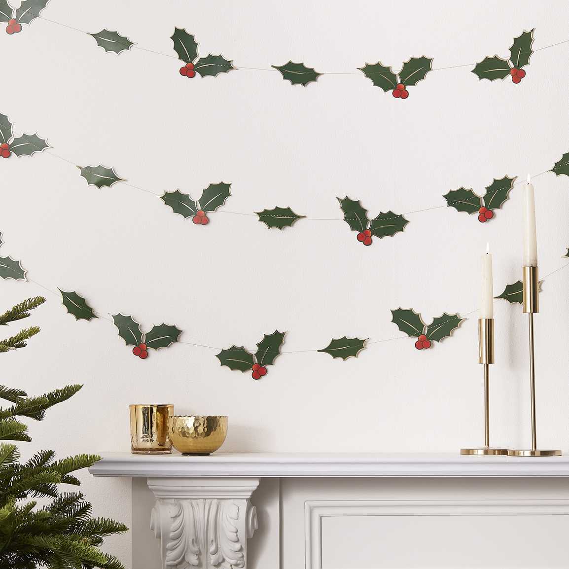 Holy Leaves Christmas Garland Decoration