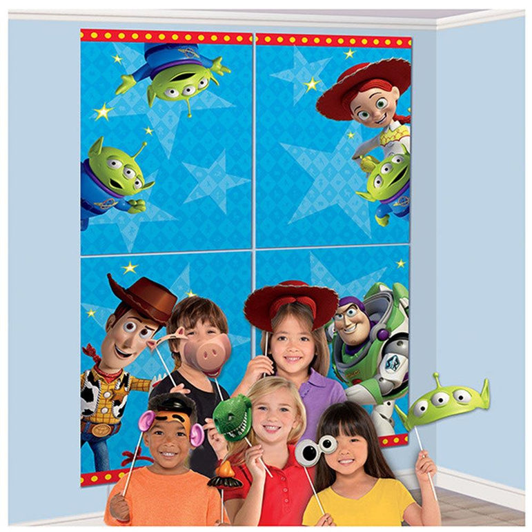 Disney Toy Story 4 Scene Setter With Props Decorations - Party Centre